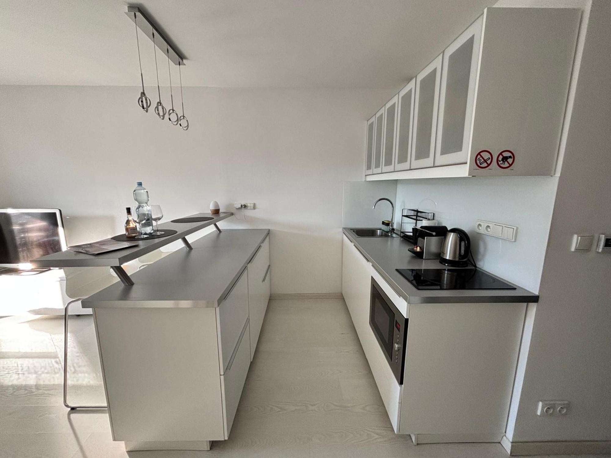 New Studio, Central Location! Bratislava Bagian luar foto