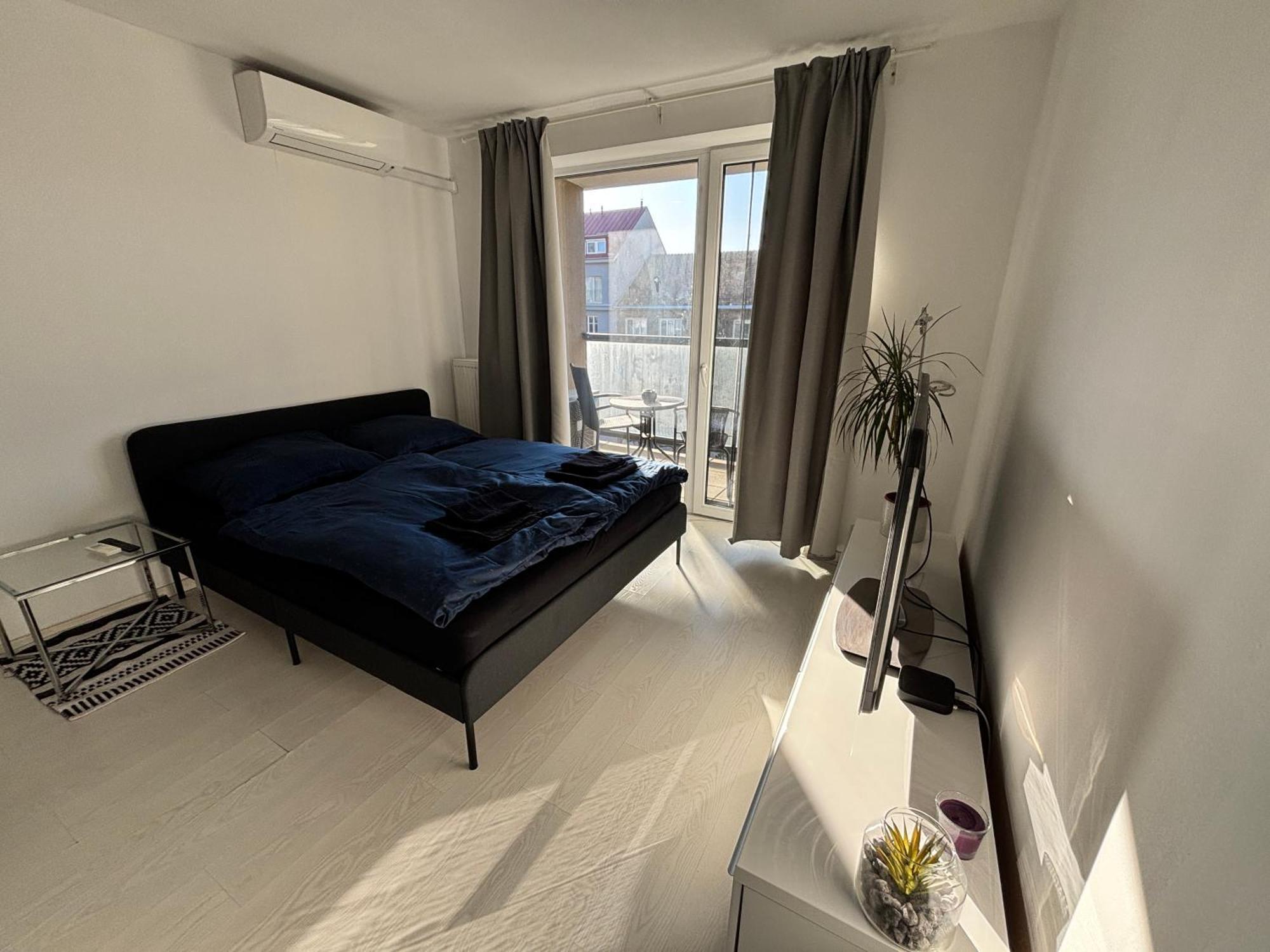 New Studio, Central Location! Bratislava Bagian luar foto